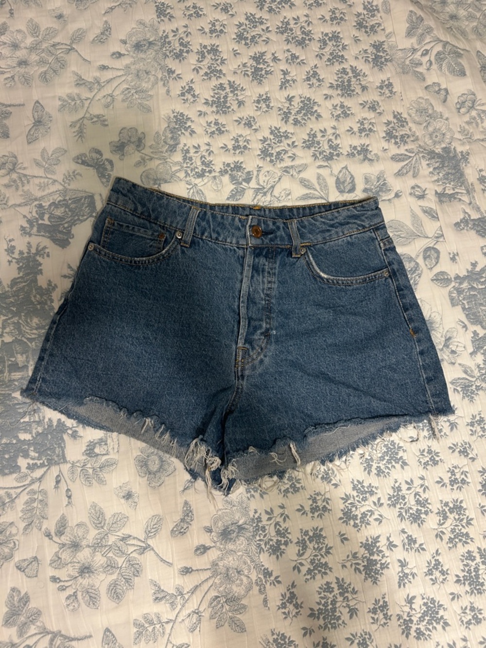 H&M Dark Blue Raw-Hem Denim Shorts High Waisted Short Vintage
